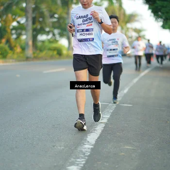 Runner Photo 7761702