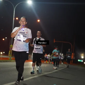 Runner Photo 7761705