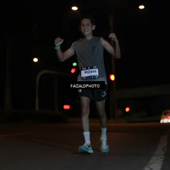 Runner Photo 7761714