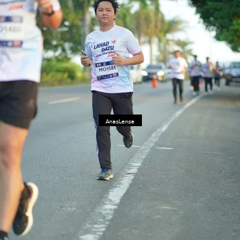 Runner Photo 7761725