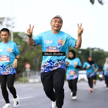 Runner Photo 7761740