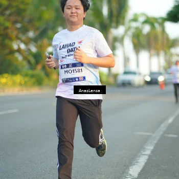 Runner Photo 7761742