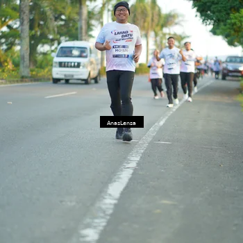 Runner Photo 7761759
