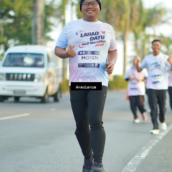 Runner Photo 7761762