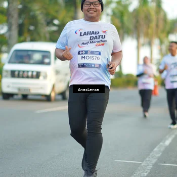 Runner Photo 7761769