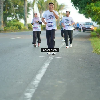 Runner Photo 7761796