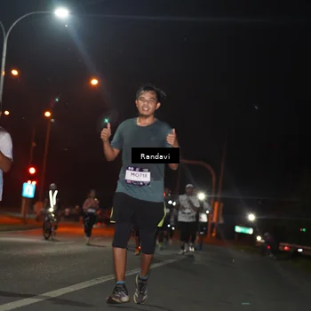 Runner Photo 7761799