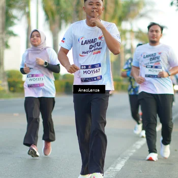 Runner Photo 7761800