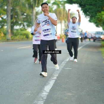 Runner Photo 7761802