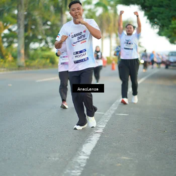 Runner Photo 7761817