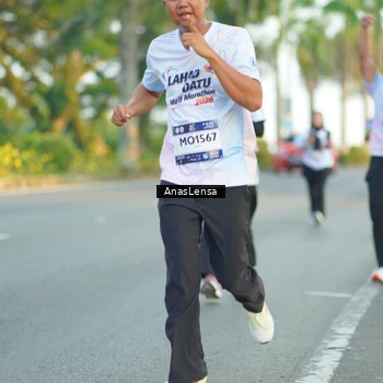 Runner Photo 7761825