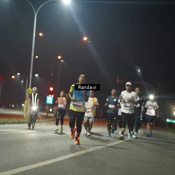 Runner Photo 7761826