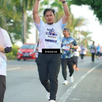 Runner Photo 7761830