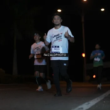 Runner Photo 7761849