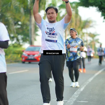 Runner Photo 7761850
