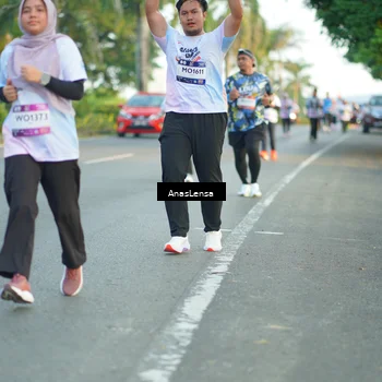 Runner Photo 7761853