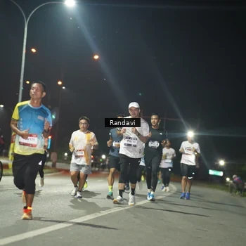 Runner Photo 7761857