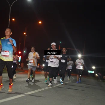 Runner Photo 7761865