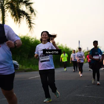 Runner Photo 7761914