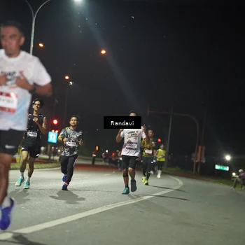 Runner Photo 7761940