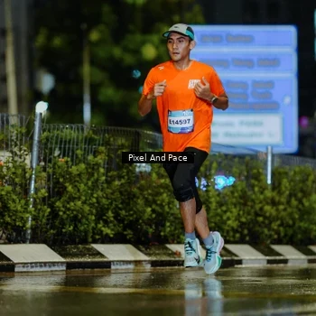 Runner Photo 7761947