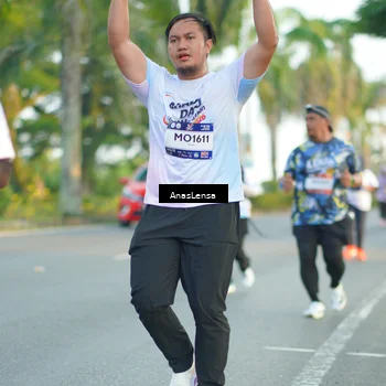 Runner Photo 7761951