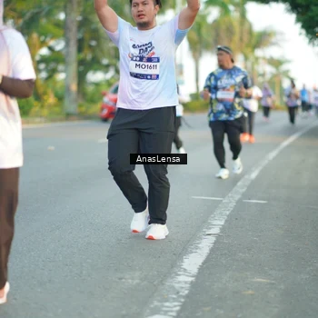 Runner Photo 7761955
