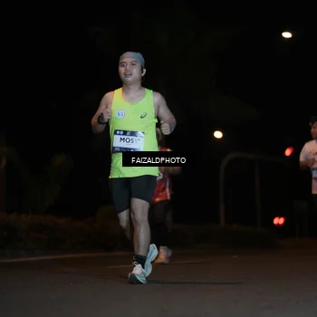 Runner Photo 7761990