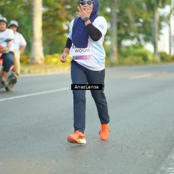 Runner Photo 7762025