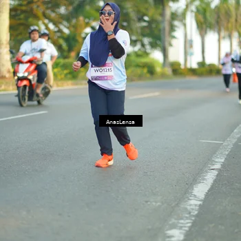 Runner Photo 7762033