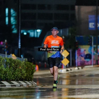 Runner Photo 7762039