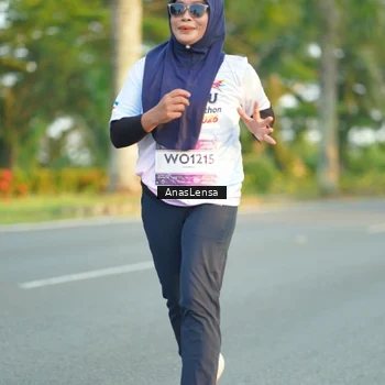 Runner Photo 7762051