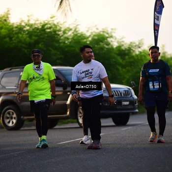 Runner Photo 7762058