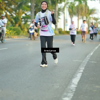 Runner Photo 7762064