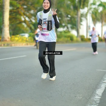 Runner Photo 7762083