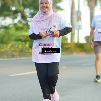 Runner Photo 7762100