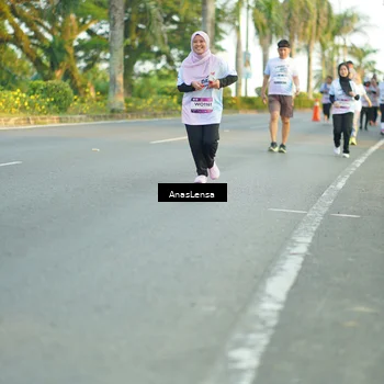 Runner Photo 7762101