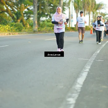 Runner Photo 7762111