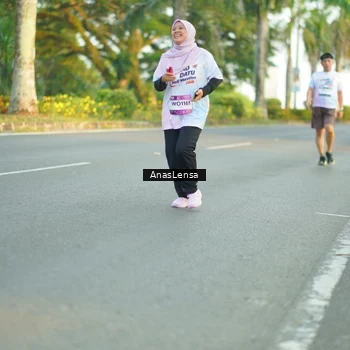 Runner Photo 7762135