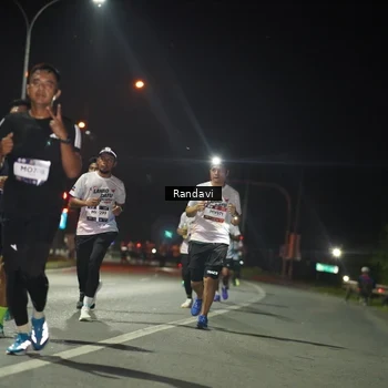 Runner Photo 7762306