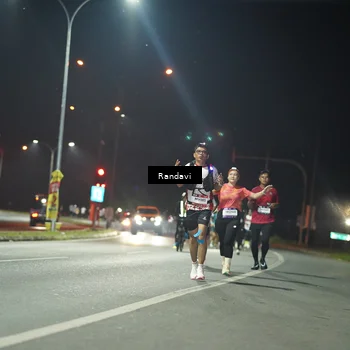 Runner Photo 7762328