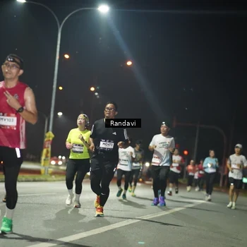 Runner Photo 7762359