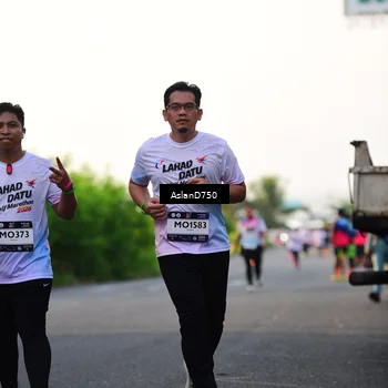 Runner Photo 7762386