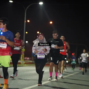 Runner Photo 7762650