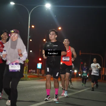 Runner Photo 7762656