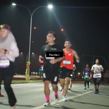 Runner Photo 7762667