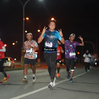Runner Photo 7762986