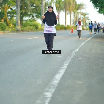Runner Photo 7763008