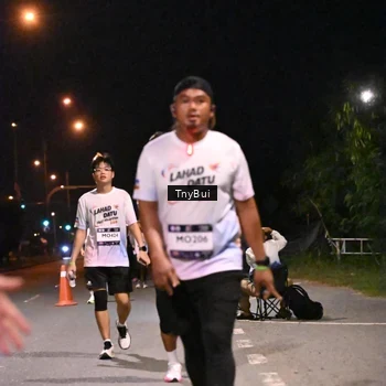 Runner Photo 7763010