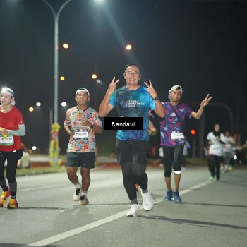 Runner Photo 7763027
